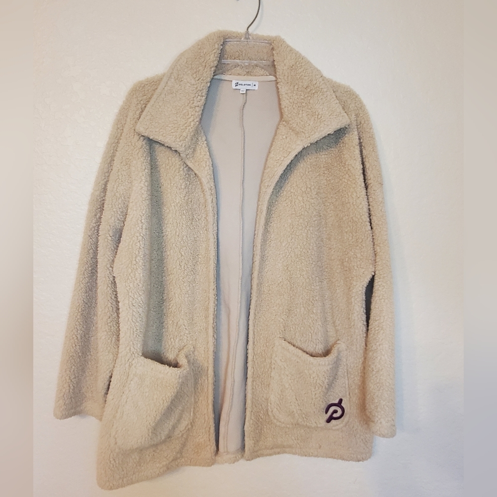 Peloton sherpa jacket size Medium.